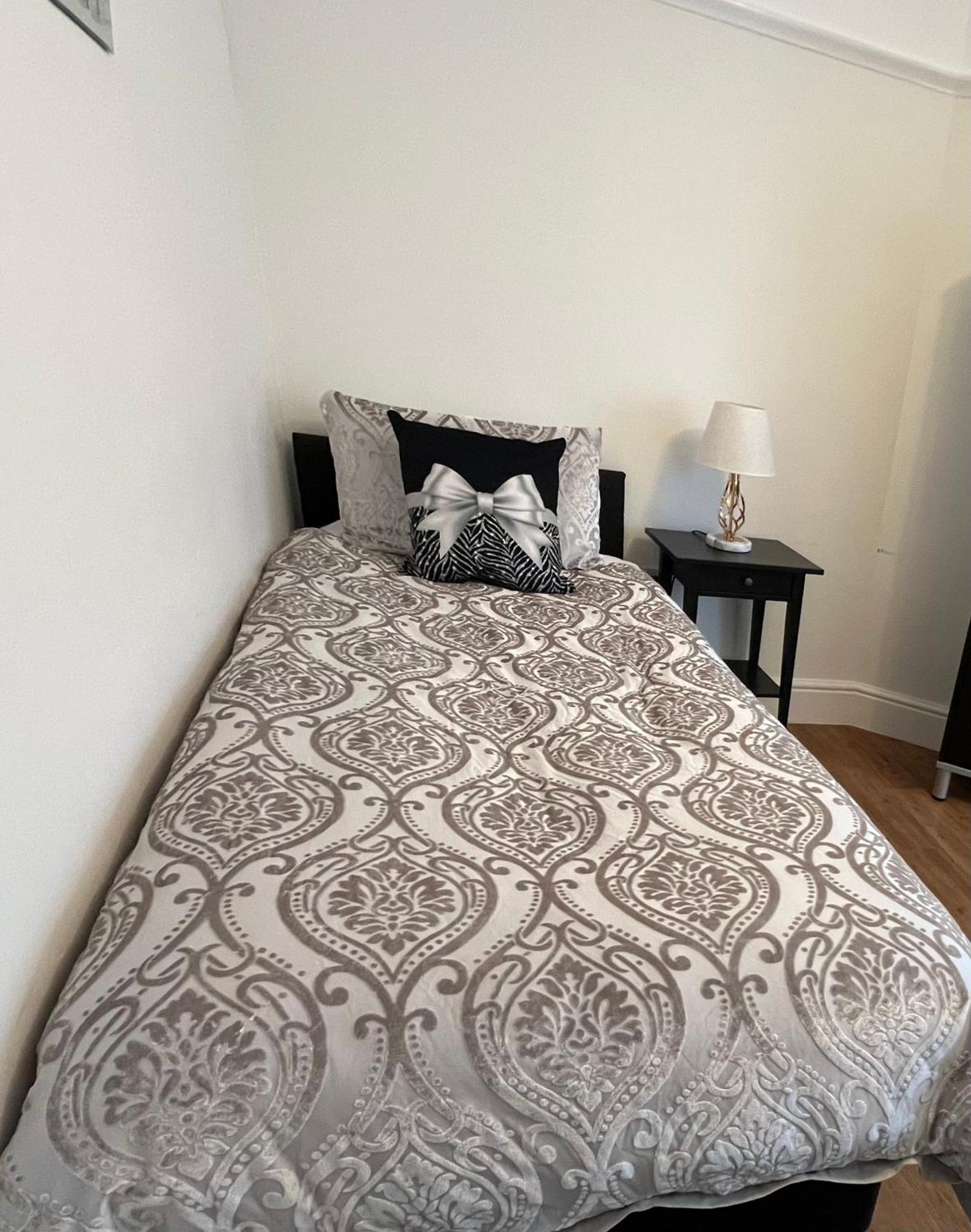 Large Family-Friendly 2Bd Glastonbury Retreat, Sleeps 5 Eksteriør billede