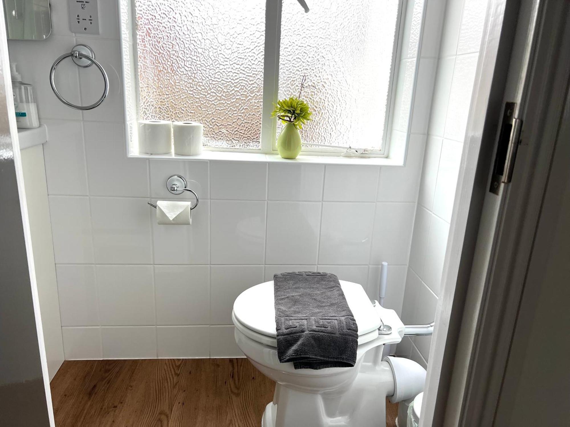 Large Family-Friendly 2Bd Glastonbury Retreat, Sleeps 5 Eksteriør billede