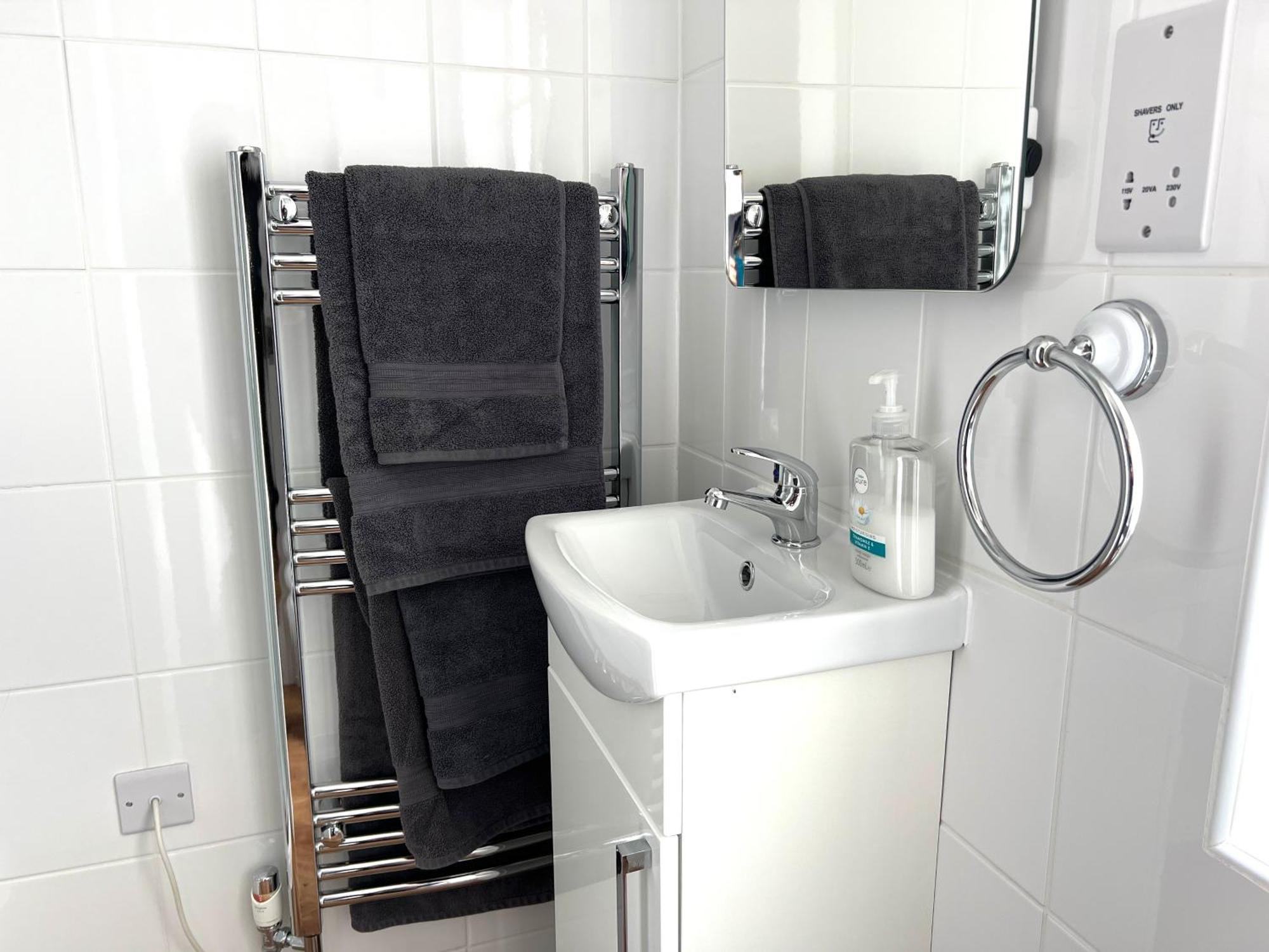Large Family-Friendly 2Bd Glastonbury Retreat, Sleeps 5 Eksteriør billede
